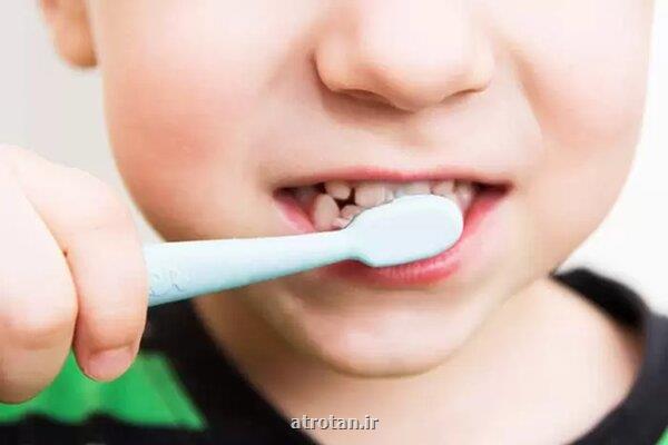 راهکارهای ساده برای عادت دادن کودک به مسواک زدن