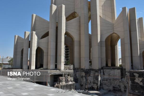 مدفن بیشتر از چهارصد شاعر و نامی به حال خود رها شده!