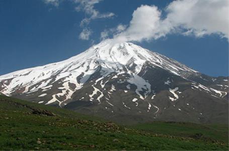 منشأ بوی بد تهران در قله دماوند است!